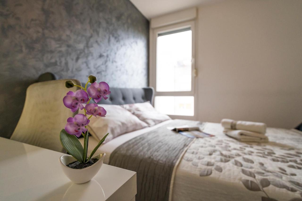Luxury 1 Bedroom App Center&Balcony Free Parking สปลิท ภายนอก รูปภาพ