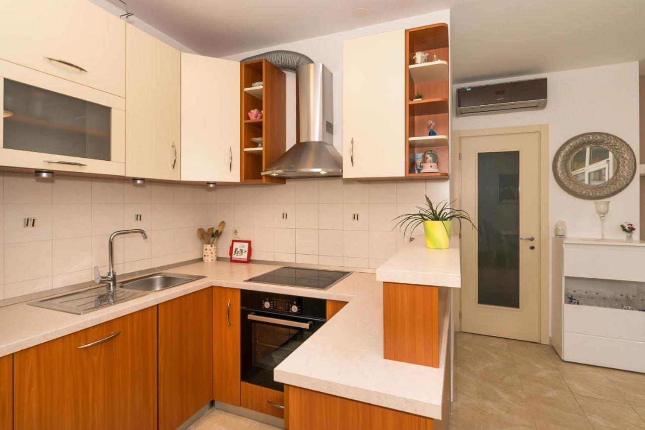 Luxury 1 Bedroom App Center&Balcony Free Parking สปลิท ภายนอก รูปภาพ